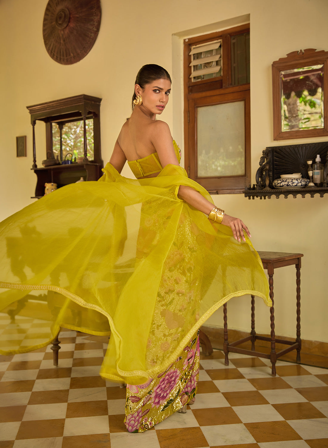Anisha Sequence Cape Set