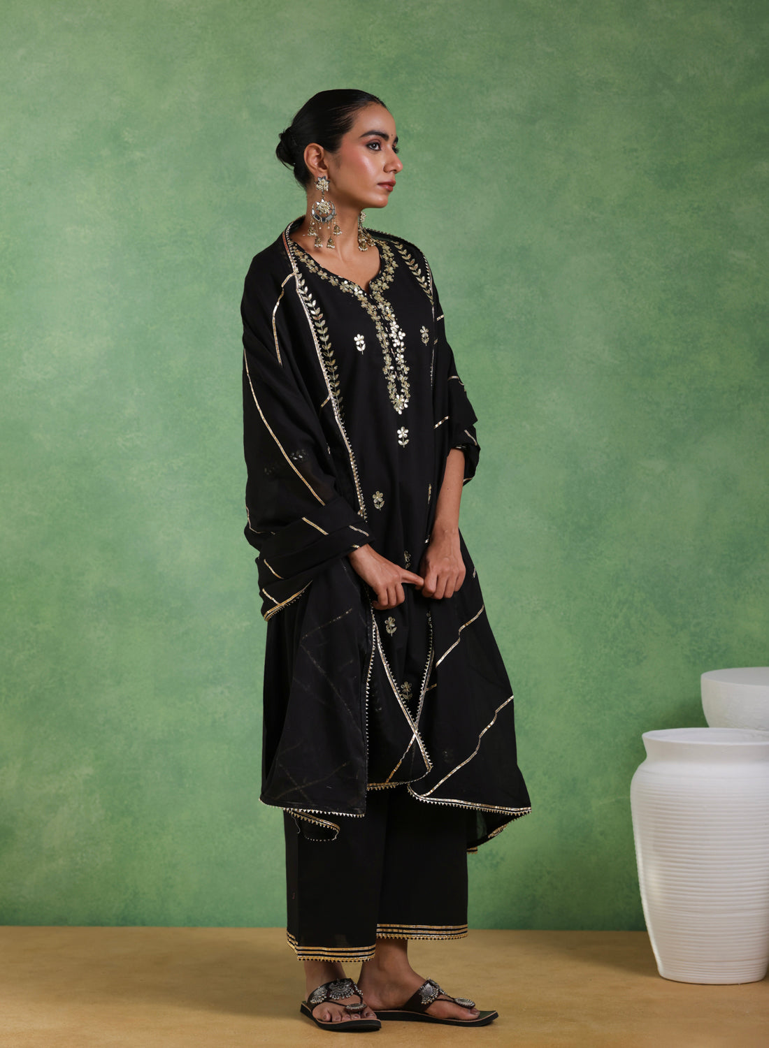 Roohanii Gota Patti Suit Set