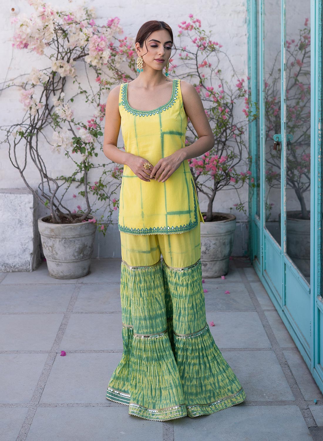 Lyla Tie & Dye Kurta And Garara Set With Mirror Embroidery