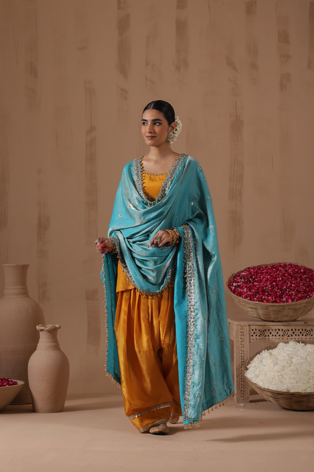 Aabha Farshi Salwar Set