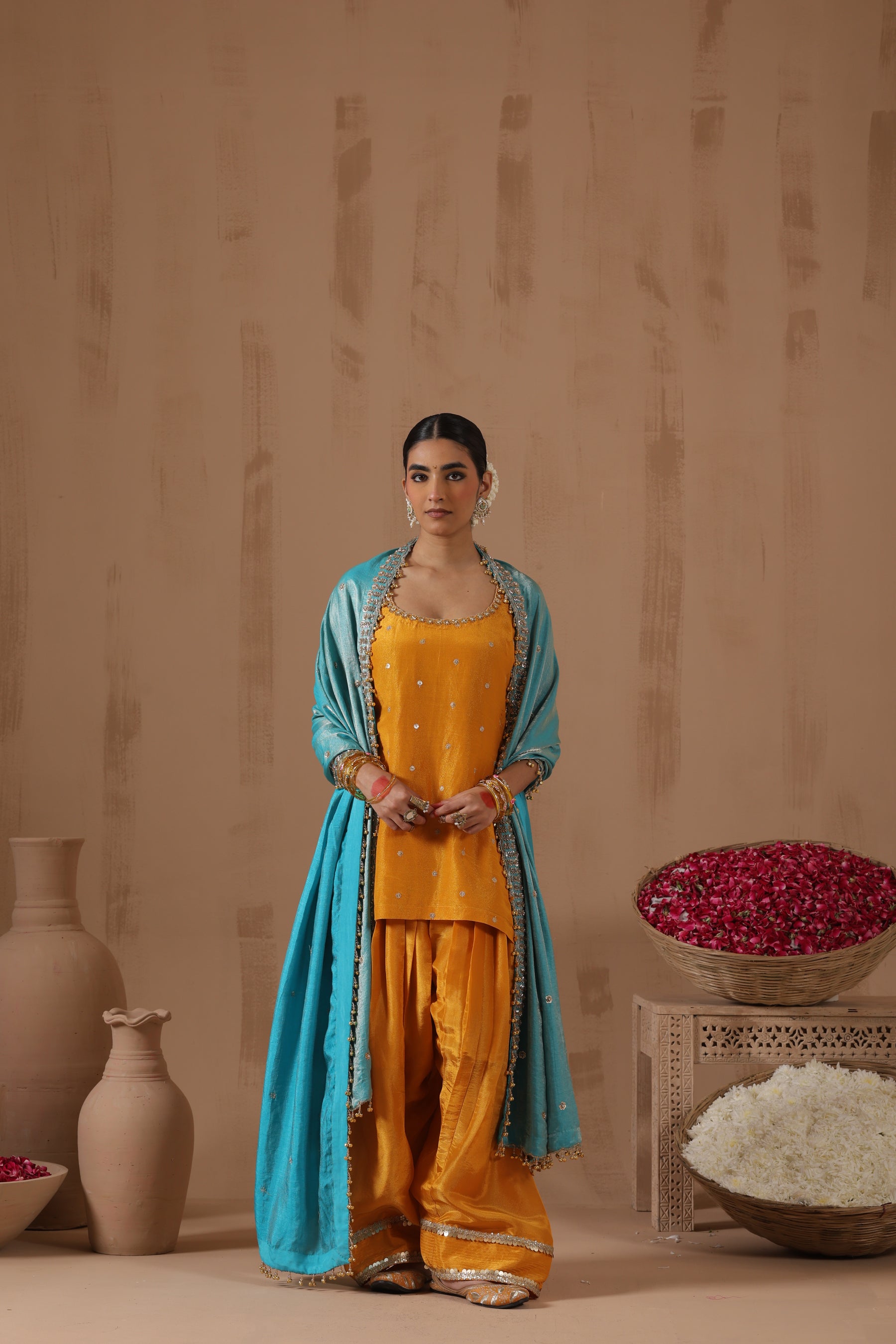 Aabha Farshi Salwar Set
