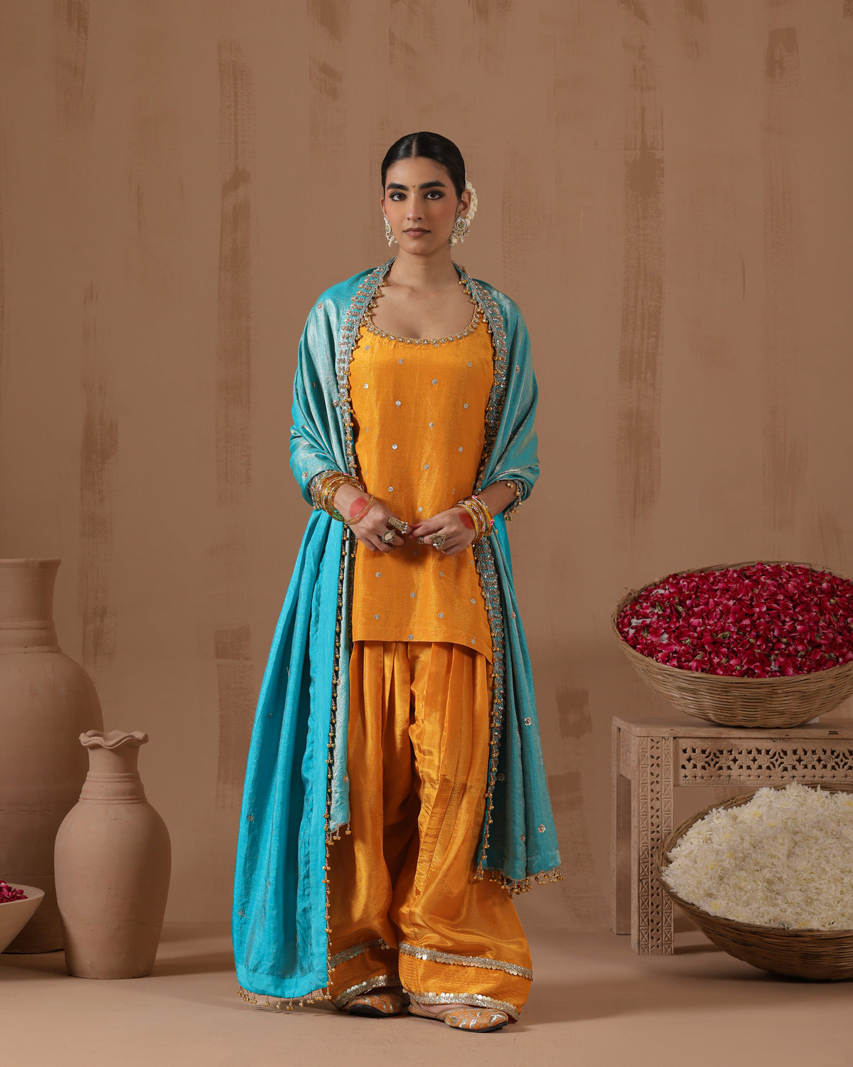 Aabha Farshi Salwar Set