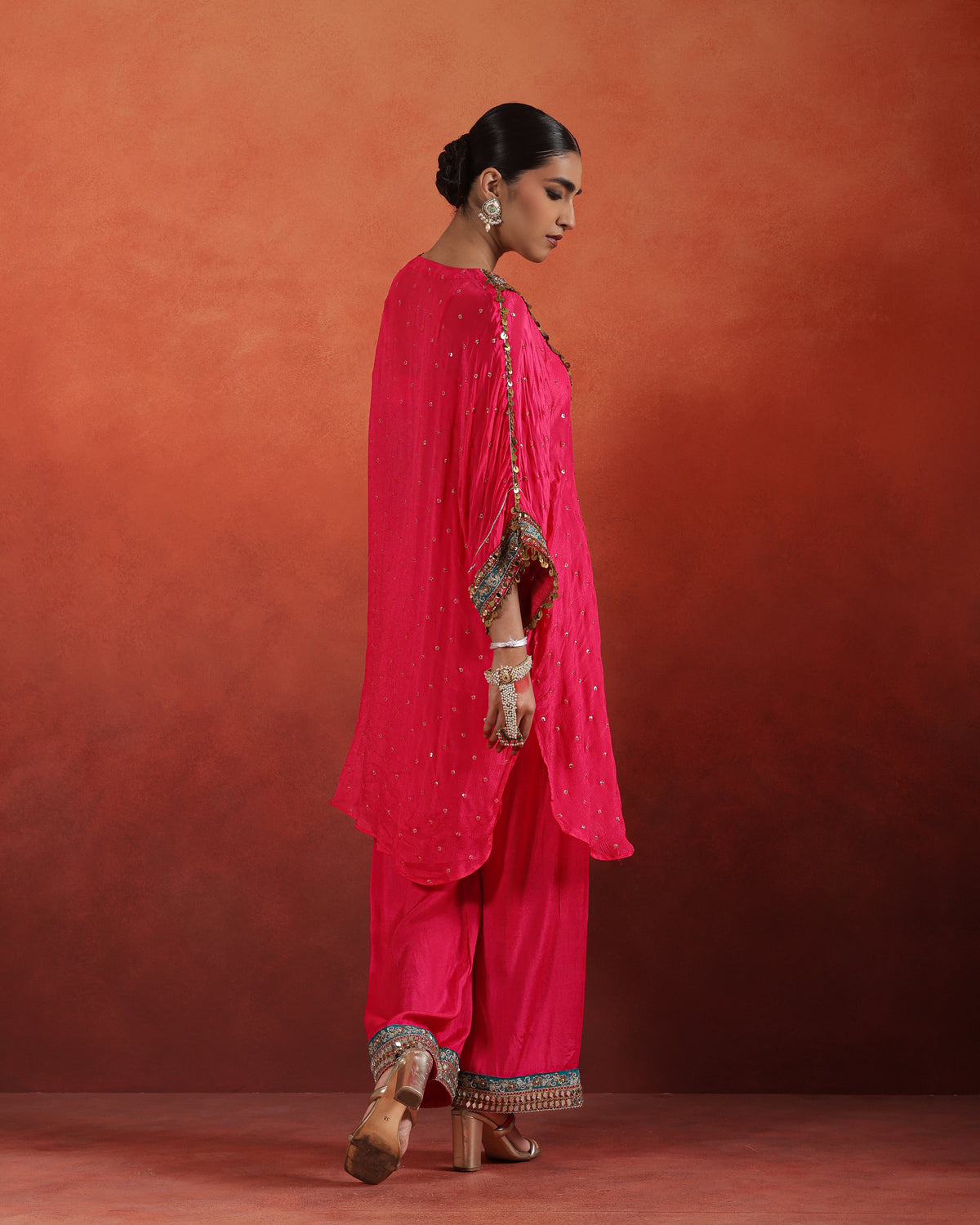 Neelaya Sequence Kaftan Set