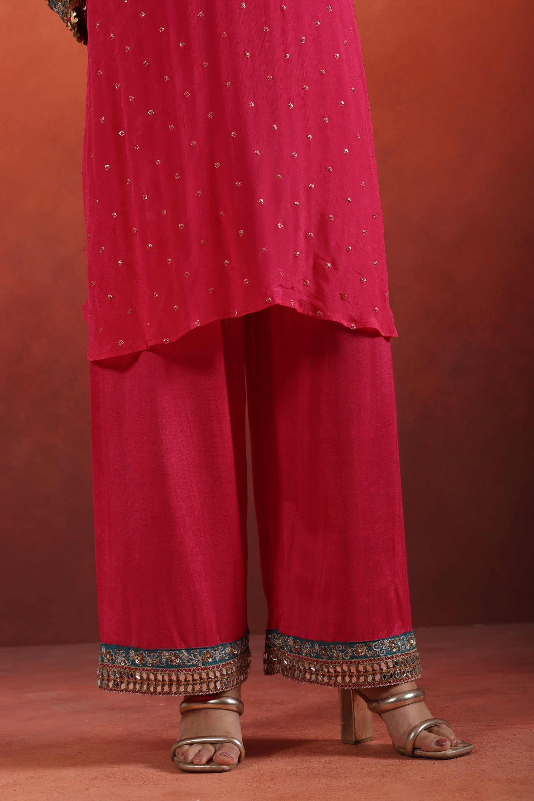 Neelaya Sequence Kaftan Set