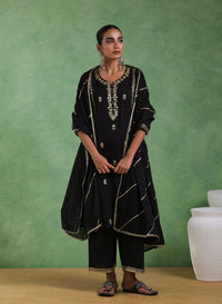 Roohanii Gota Patti Suit Set
