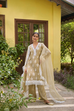 Noor Thread Work Suit Set