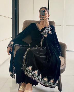 Namrata Velvet Set