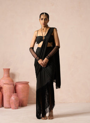 Raabya Tassels Saree With Halter Style Blouse