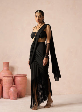 Raabya Tassels Saree With Halter Style Blouse