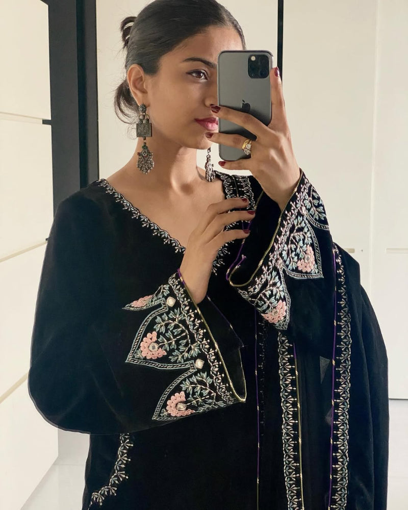 Namrata Velvet Set (Navy)